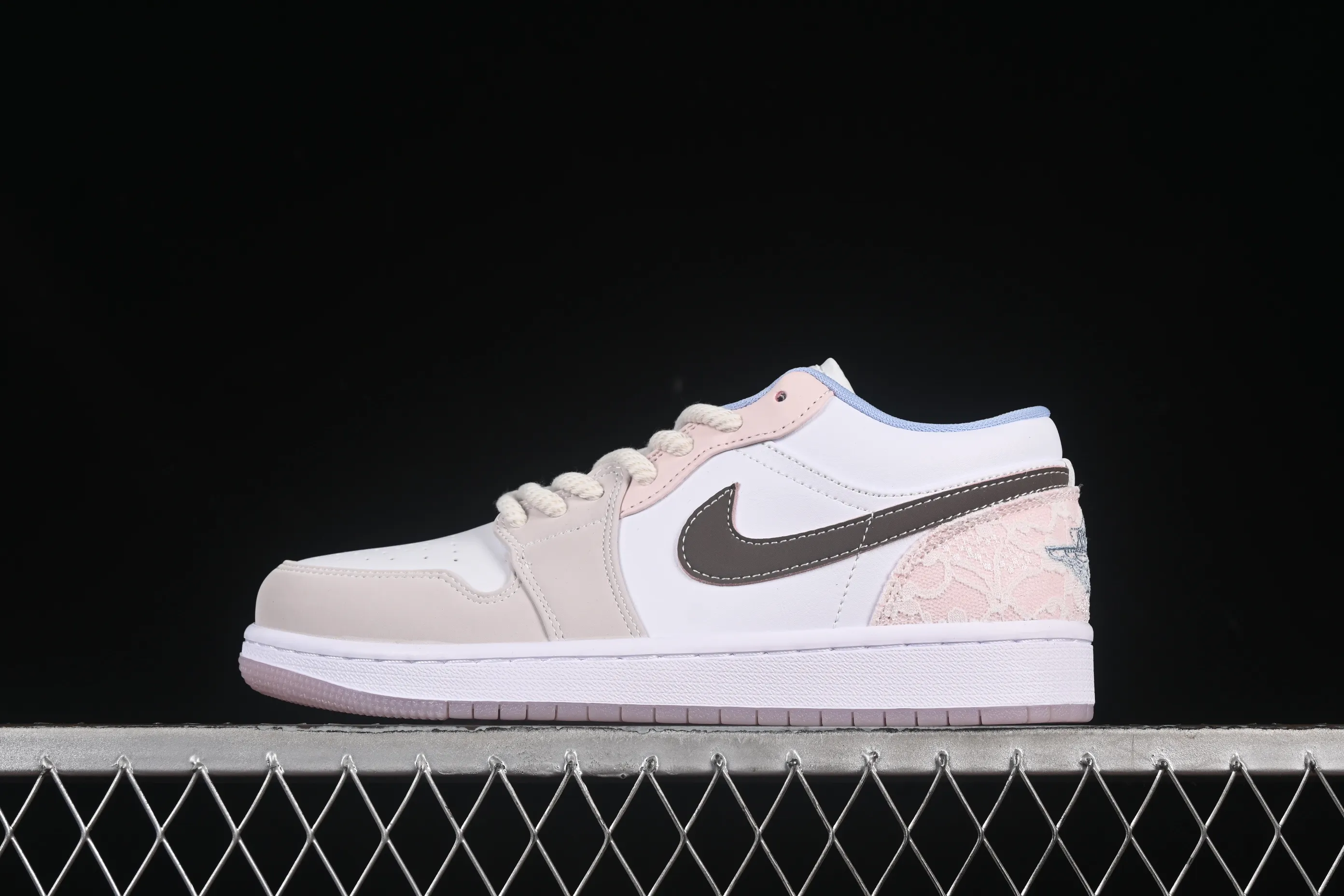 All categories Air Jordan Jordan series basketball shoes Air Jordan 1 Low Air Jordan 1 Low AJ1 Joe 1 carved powder low-top cultural casual sneakers IB8859-101